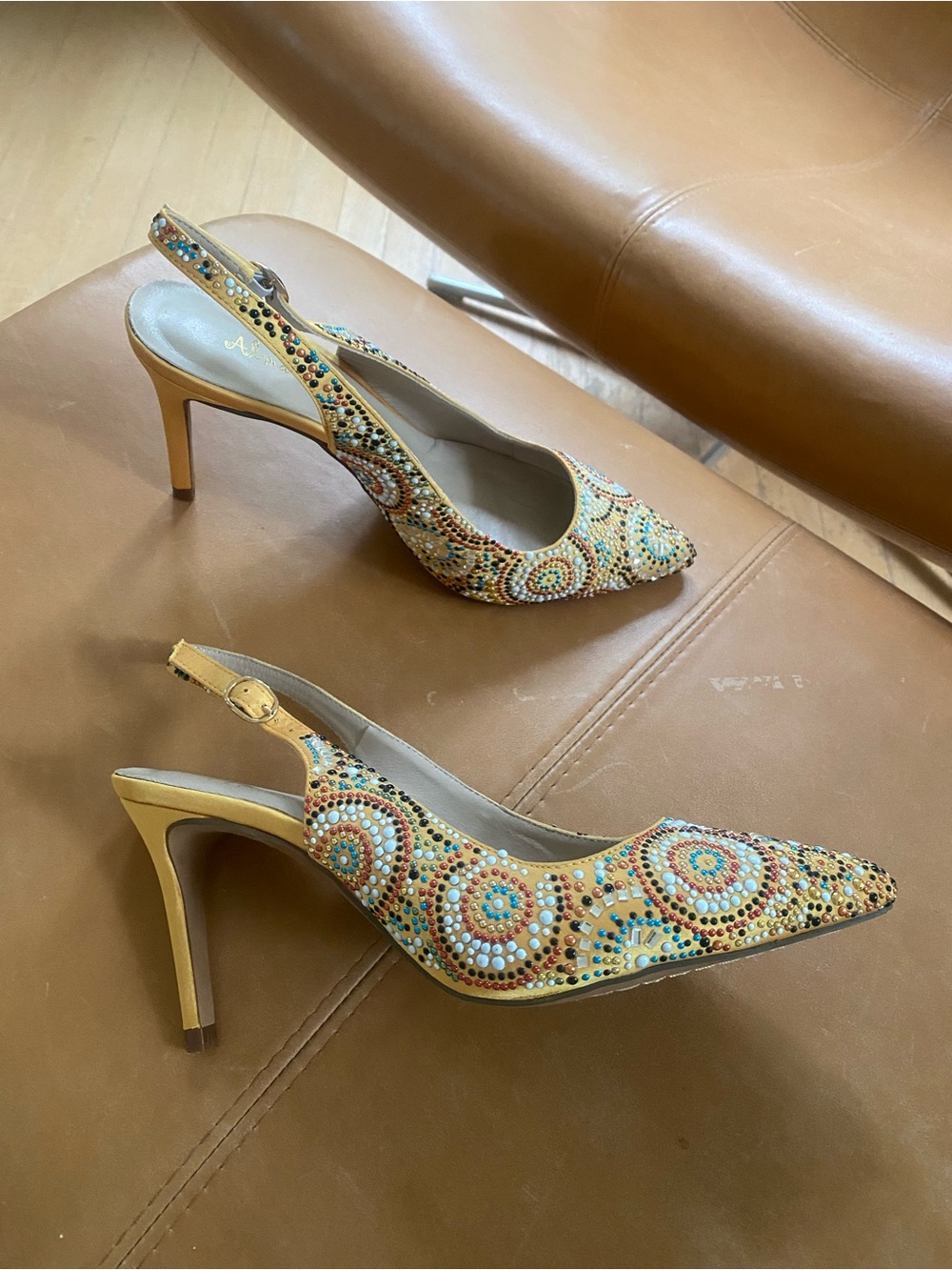 Alma en Pena Embellished Rhinestone Slingback Heels Size 38 / US 8 – NEW